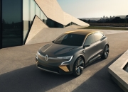 雷诺CEO呼吁欧洲联合应对中国电动汽车