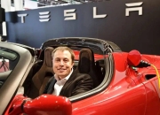 【国际快讯】特斯拉将于8月8日推出robotaxi；马斯克否认放弃低成本电动车计划；大众承认其电动车目前在华无法保持领先