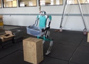 加州大学伯克利分校使用模拟到真实强化学习 训练机器人执行简单任务